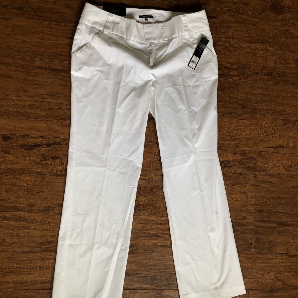 WHITE JEANS